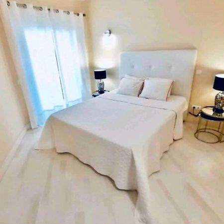 Beach & Sea Apt, Fast Wifi, Airco, Private Parking And Pool Portimao Bagian luar foto