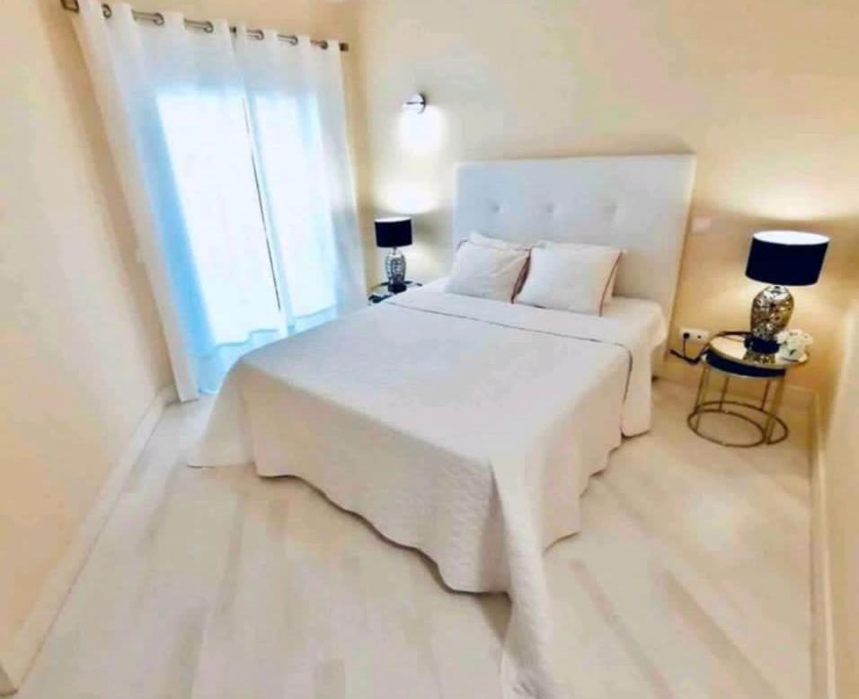 Beach & Sea Apt, Fast Wifi, Airco, Private Parking And Pool Portimao Bagian luar foto