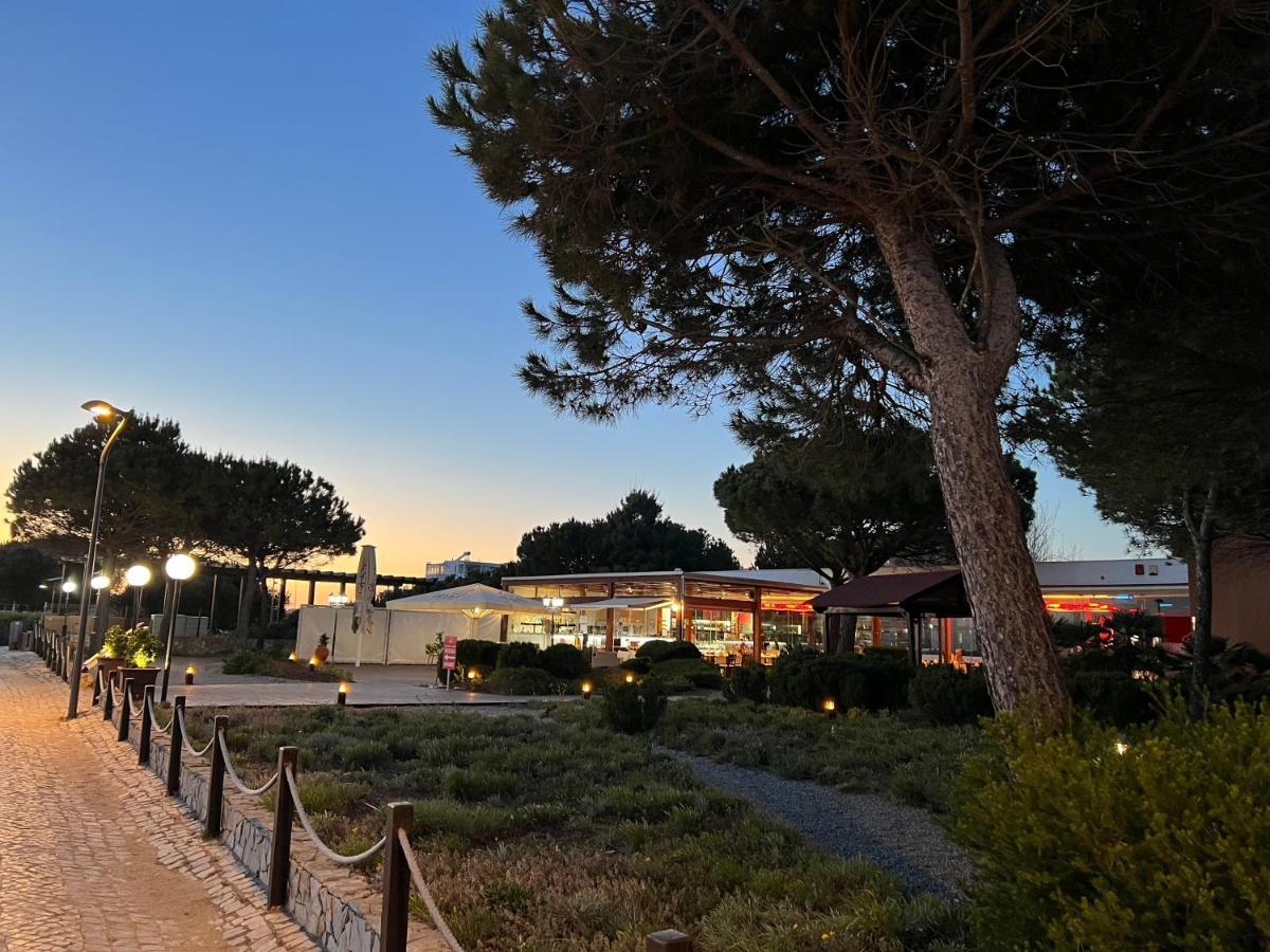 Beach & Sea Apt, Fast Wifi, Airco, Private Parking And Pool Portimao Bagian luar foto