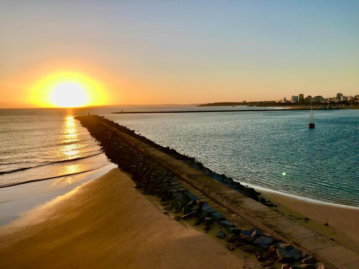 Beach & Sea Apt, Fast Wifi, Airco, Private Parking And Pool Portimao Bagian luar foto