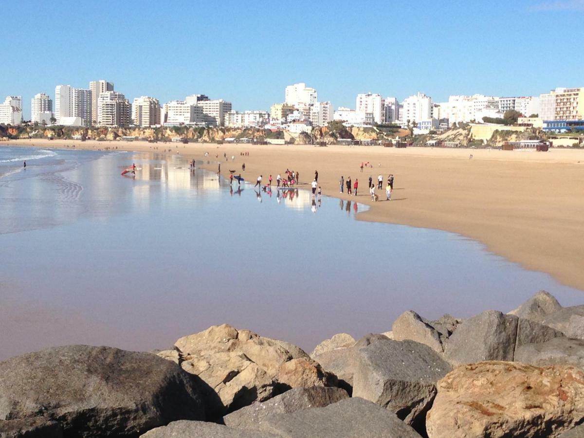 Beach & Sea Apt, Fast Wifi, Airco, Private Parking And Pool Portimao Bagian luar foto