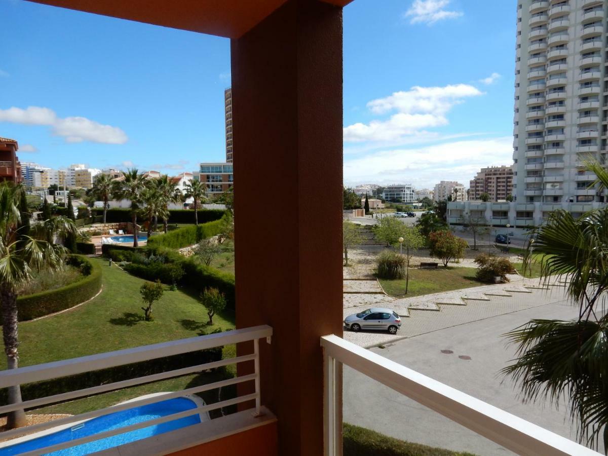 Beach & Sea Apt, Fast Wifi, Airco, Private Parking And Pool Portimao Bagian luar foto