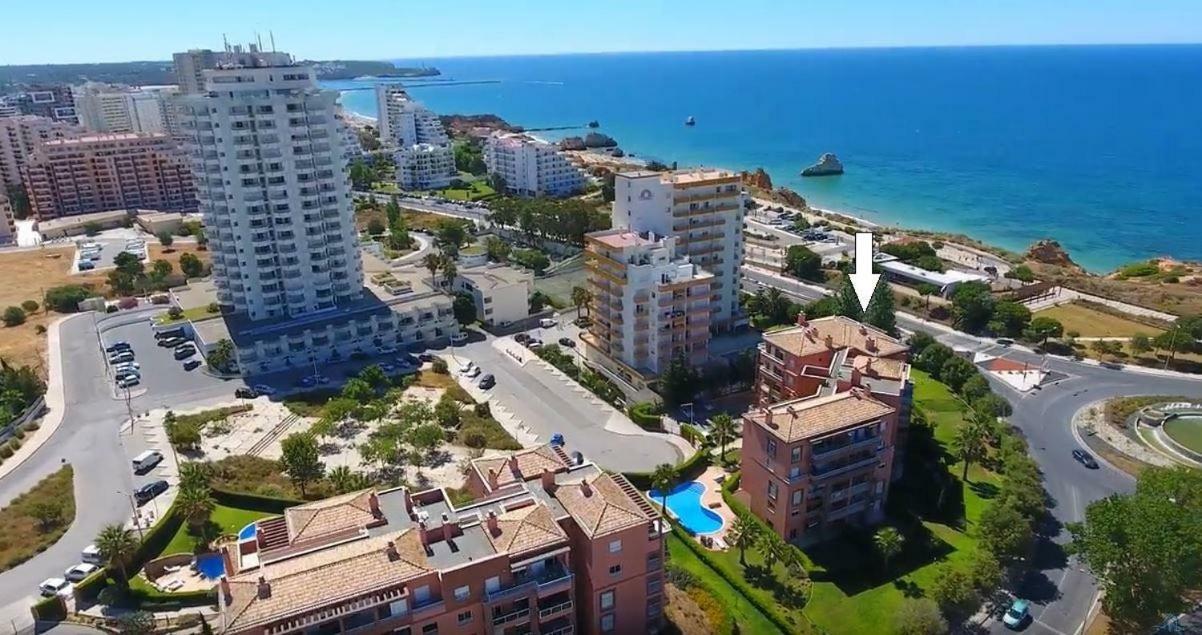 Beach & Sea Apt, Fast Wifi, Airco, Private Parking And Pool Portimao Bagian luar foto